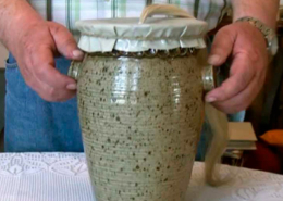 Famfrnoch, membranofone de fricção, República Checa