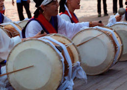 Janggo, tambor em forma de ampulheta da Coreia