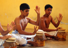 Mizhavu, mizhav, Índia