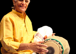 Mrudangam, tambor em forma de barril, Índia