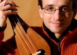 Politiki lyra, Grécia