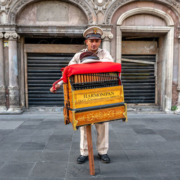 Organillo, instrumento mecânico, México