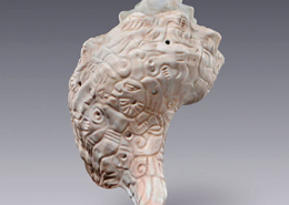 Trompeta de caracol com cena de combate, Coleção de Arte Pré-Hispânica, Museu Amparo, Puebla